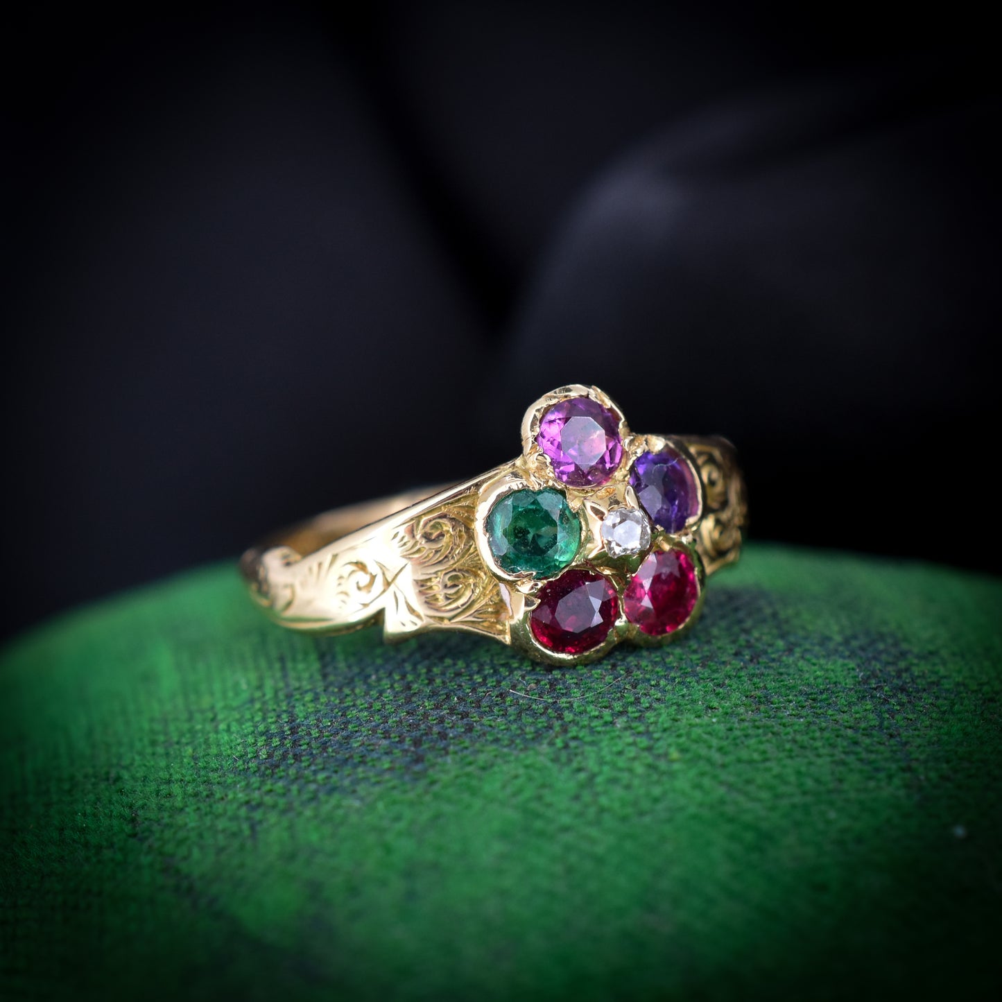 Antique Victorien REGARD Acrostiche Multi Gemstone Cluster 18ct 18K Bague en or jaune | Environ. 1870