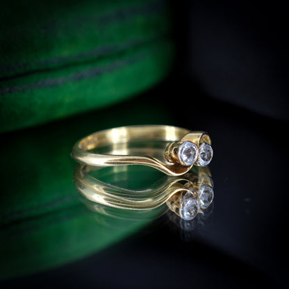 Bague torsadée à deux pierres en or jaune 18 carats Toi Et Moi avec saphir blanc antique | Bague de fiançailles