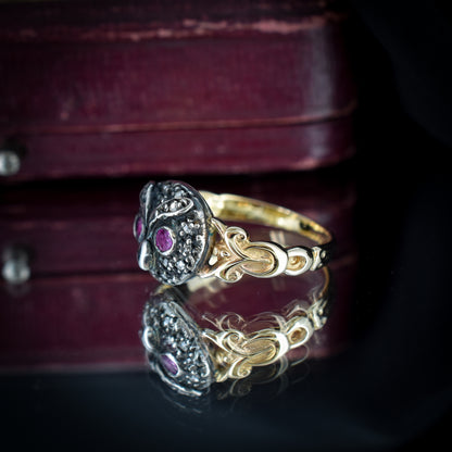 Diamant taille rose et rubis hibou oiseau 18 carats Bague en or jaune et argent 18 carats | Style antique