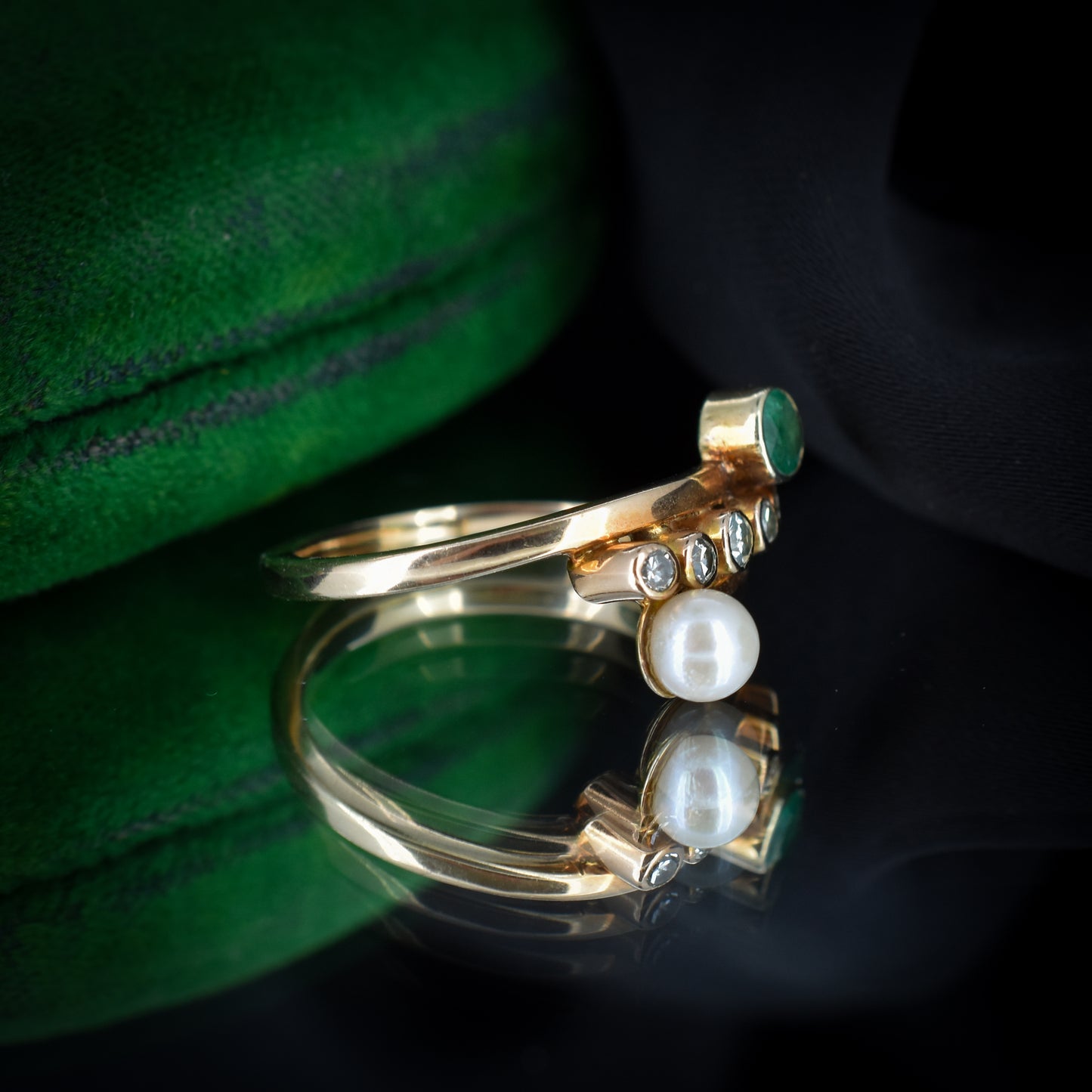 Anillo de oro amarillo de 14 k con perla esmeralda vintage y diamantes de 14 qt