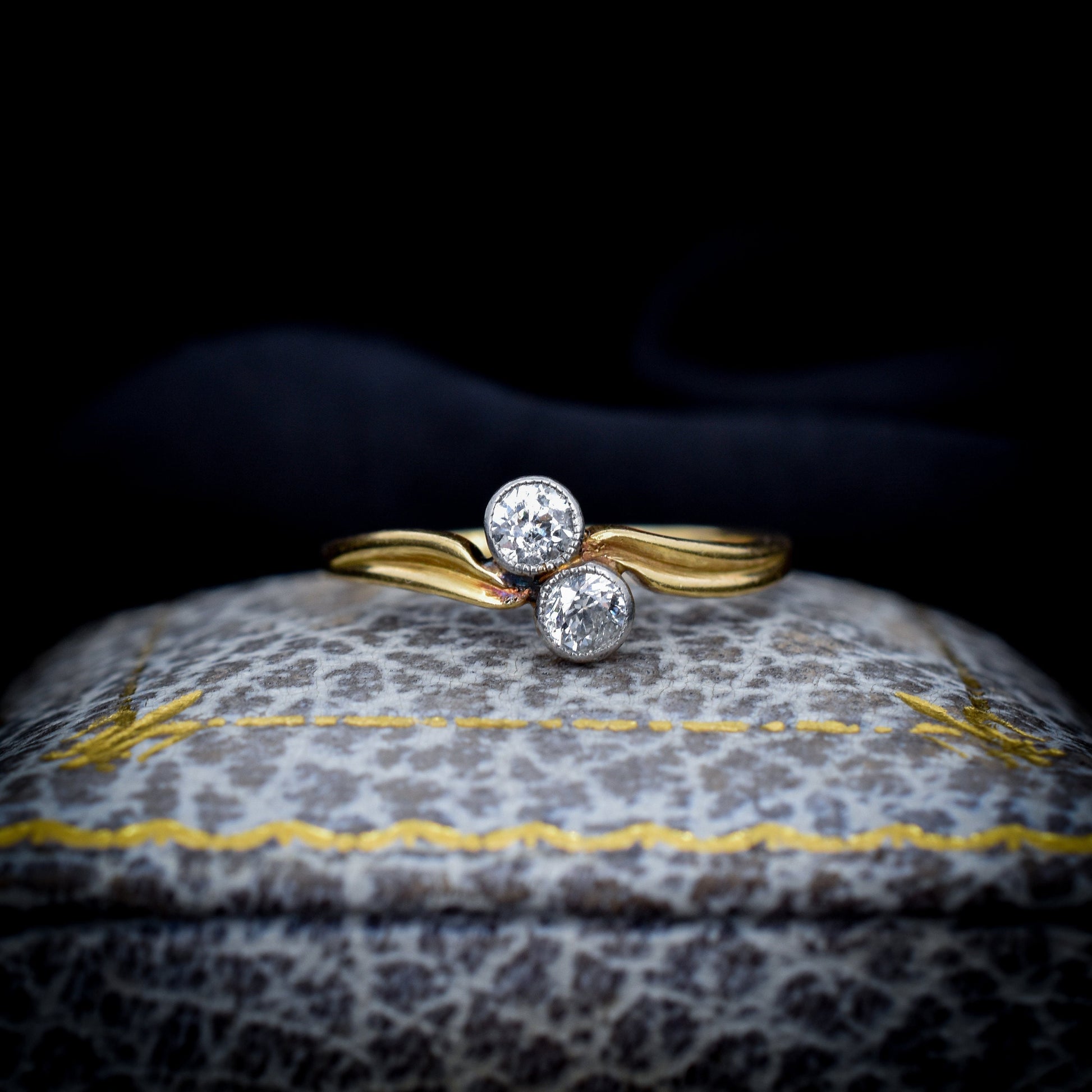 Antique Diamond 'Toi Et Moi' Two Stone Twist 18ct 18K Yellow Gold Ring | C.1915