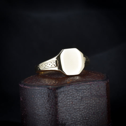 Vintage 9ct Gold Plain Octagon Signet Ring