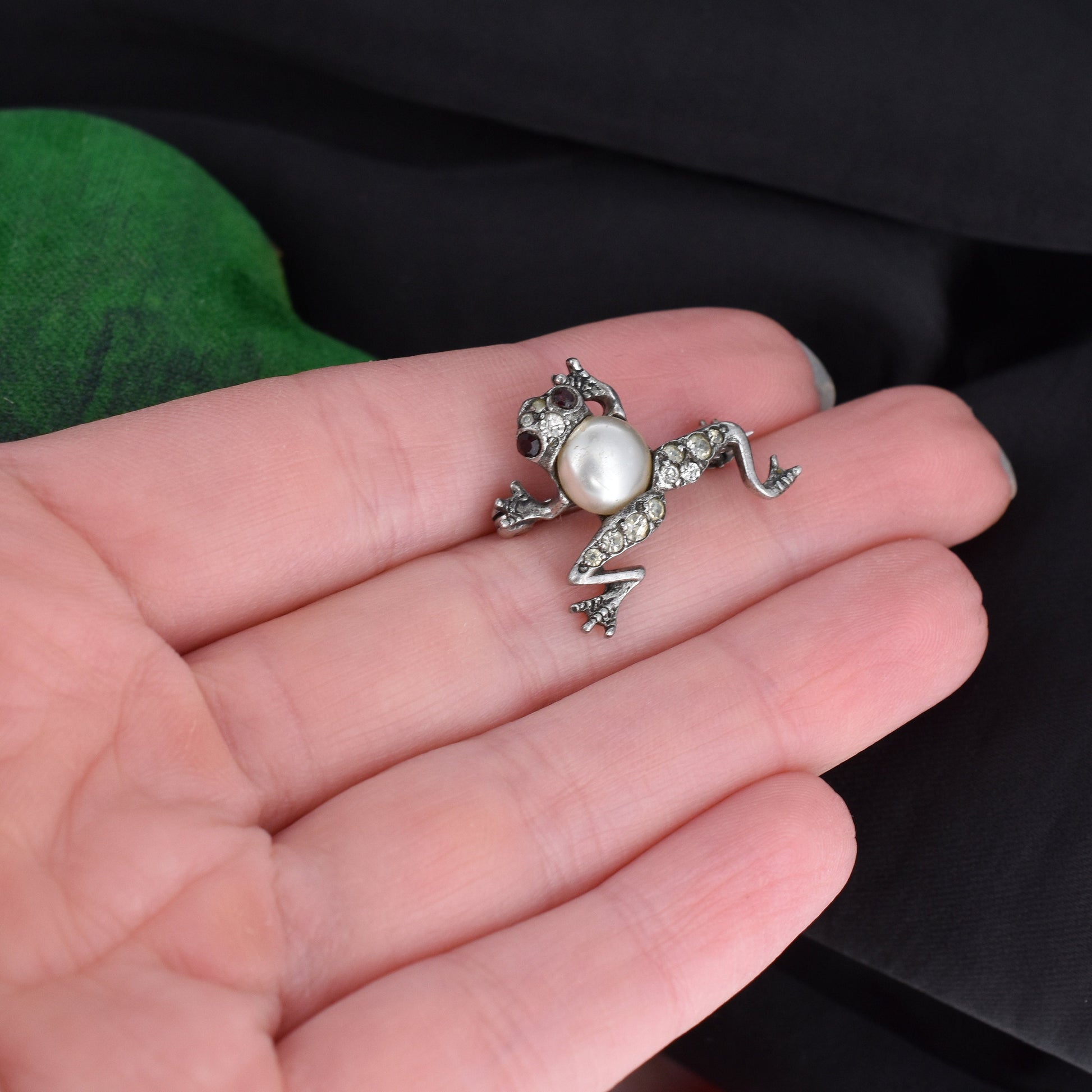 Vintage Paste and Pearl Silver Frog Brooch | Art Deco