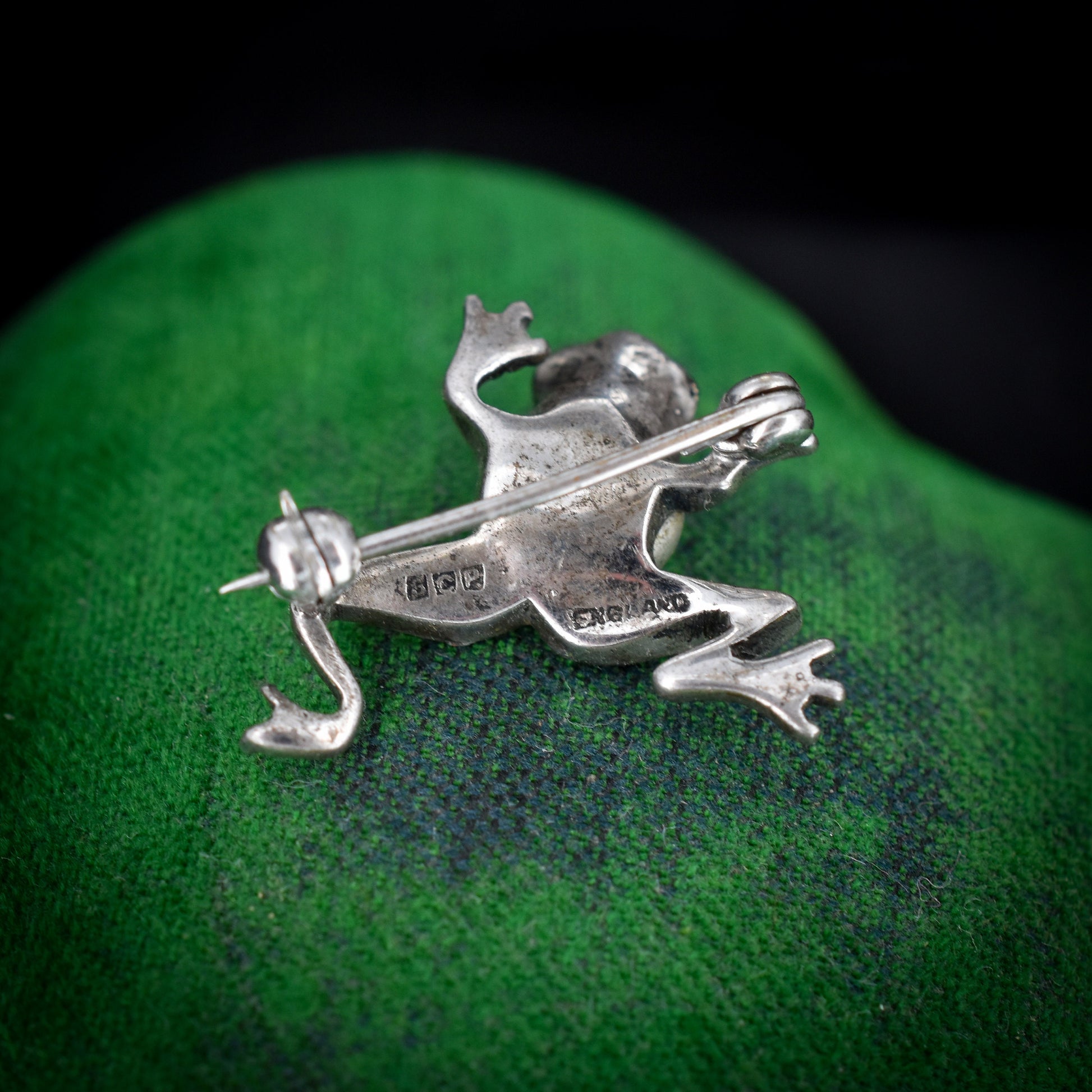 Vintage Paste and Pearl Silver Frog Brooch | Art Deco