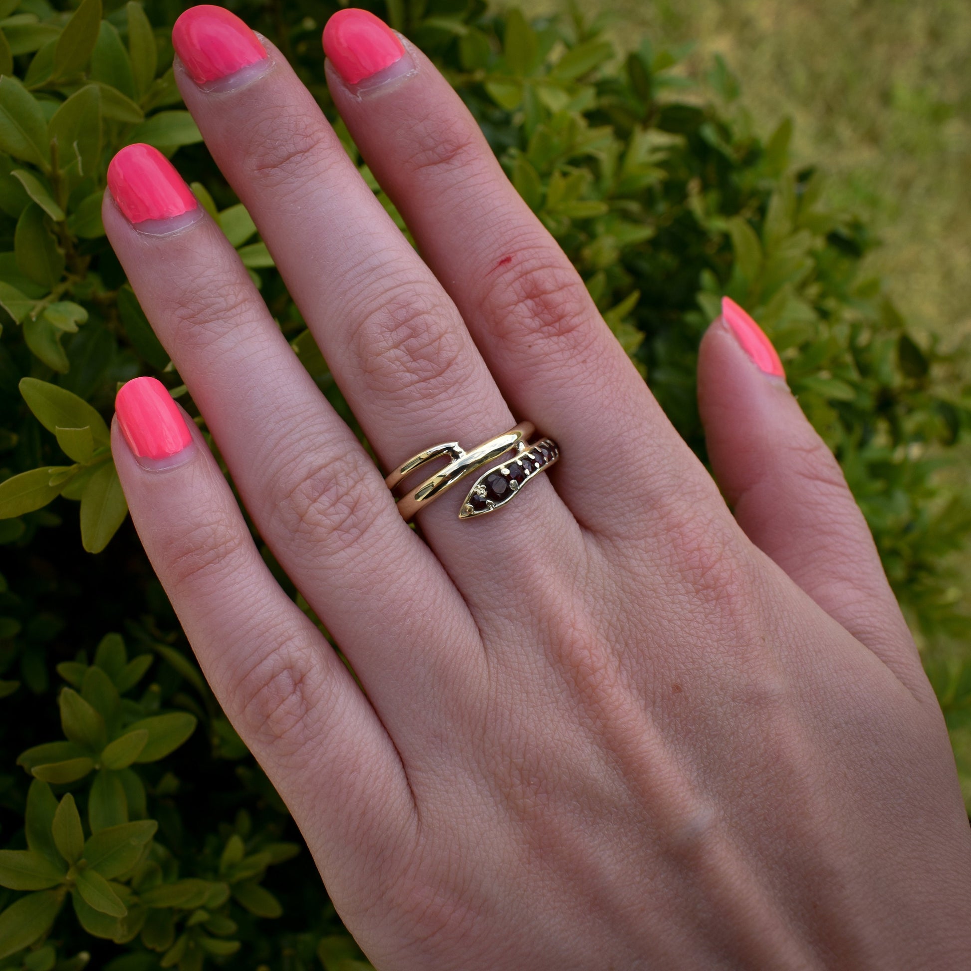 Vintage Austrian Garnet Snake Serpent 14ct Yellow Gold Band Ring