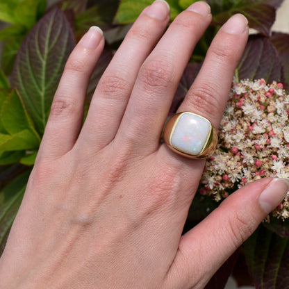 Vintage Natural Opal Solitaire 18ct Yellow Gold Signet Ring - 22.2g