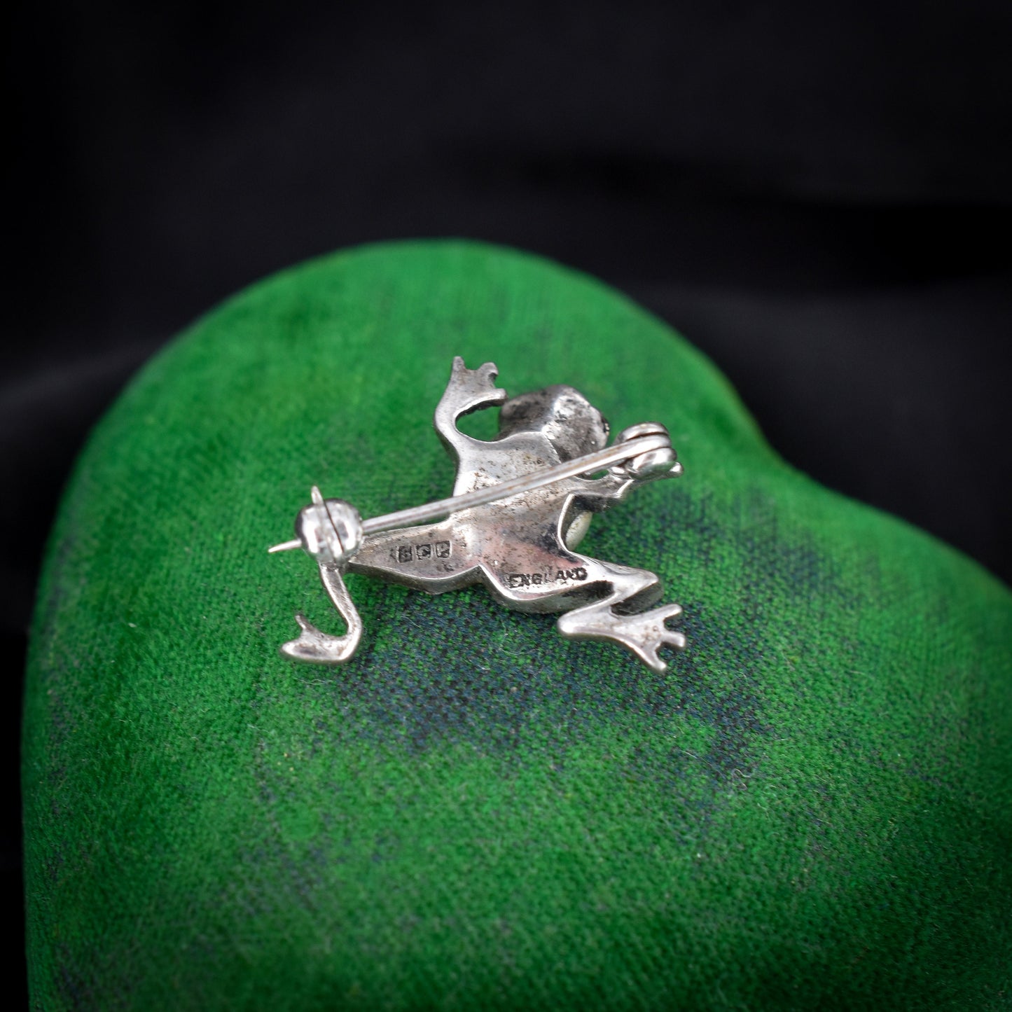 Vintage Paste and Pearl Silver Frog Brooch | Art Deco