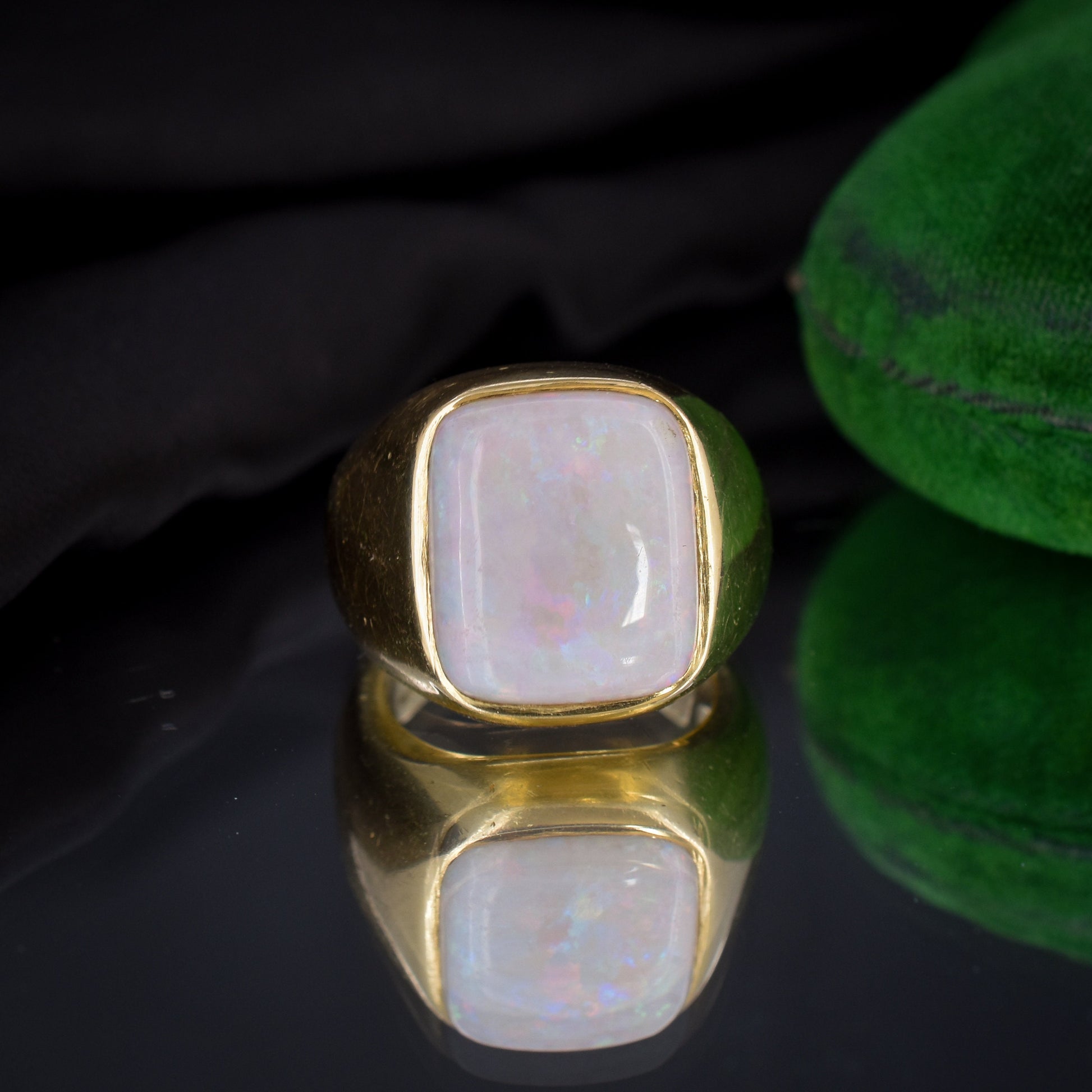 Vintage Natural Opal Solitaire 18ct Yellow Gold Signet Ring - 22.2g