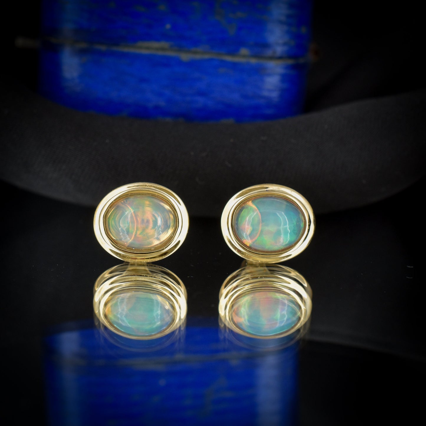 Pre-Loved Ethiopian Opal Round 9ct Yellow Gold Stud Earrings (Studs)