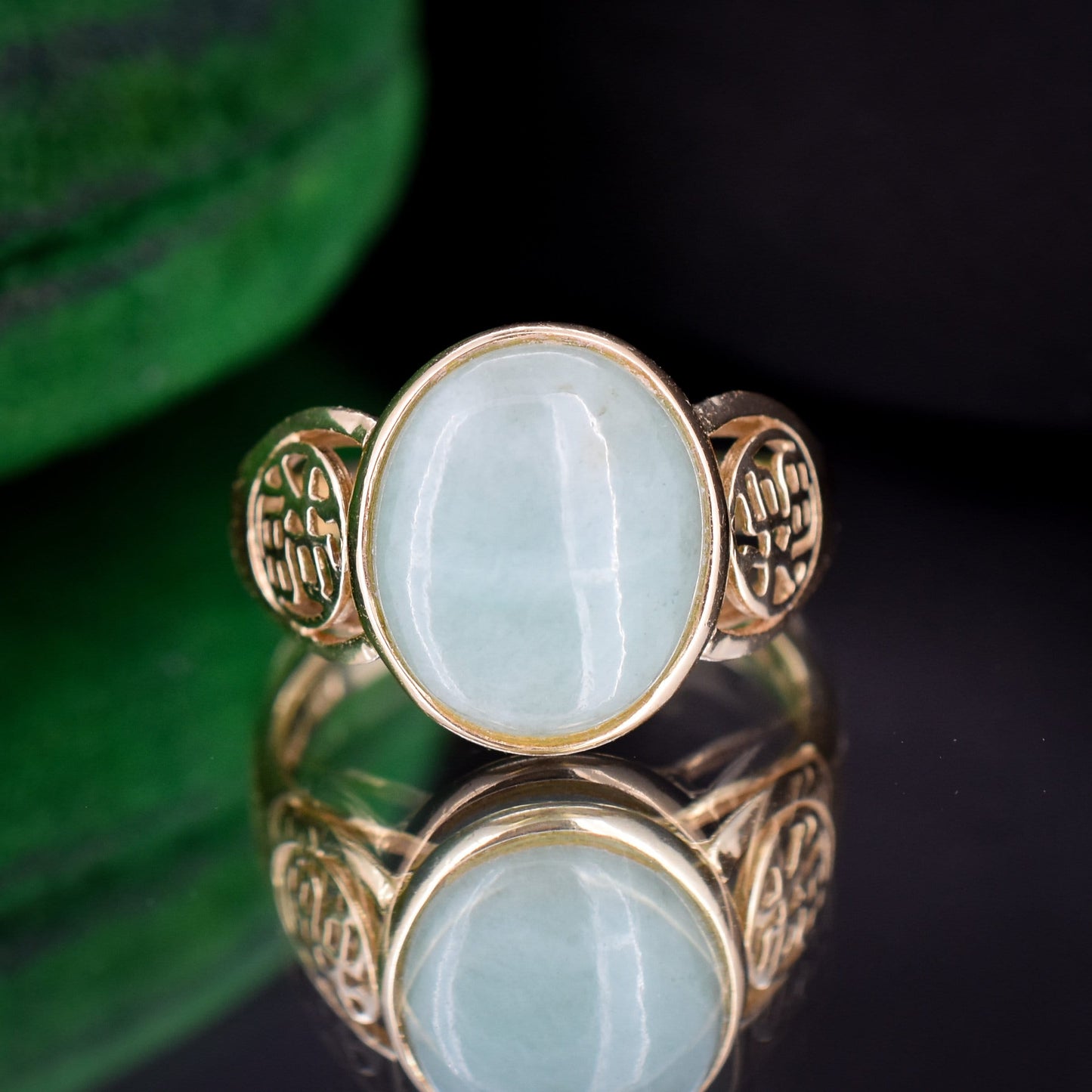 Vintage Oval Jade 14ct Yellow Gold Statement Ring