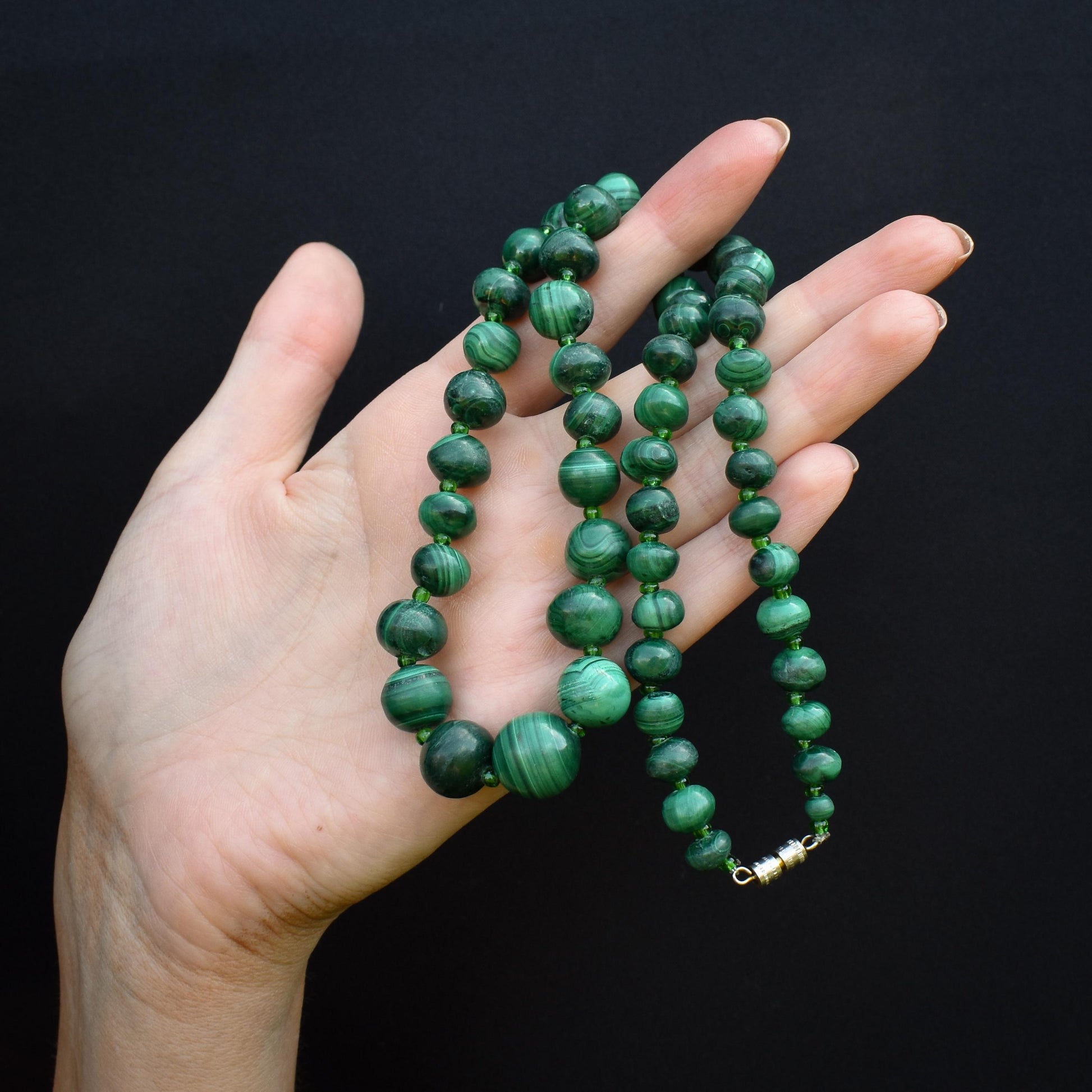 Vintage Graduated Green Malachite Beaded Necklace | 20"