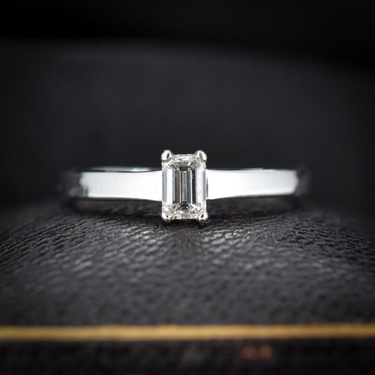 Pre-Loved Emerald Cut 0.25ct Diamond 18ct White Gold Solitaire Engagement Ring