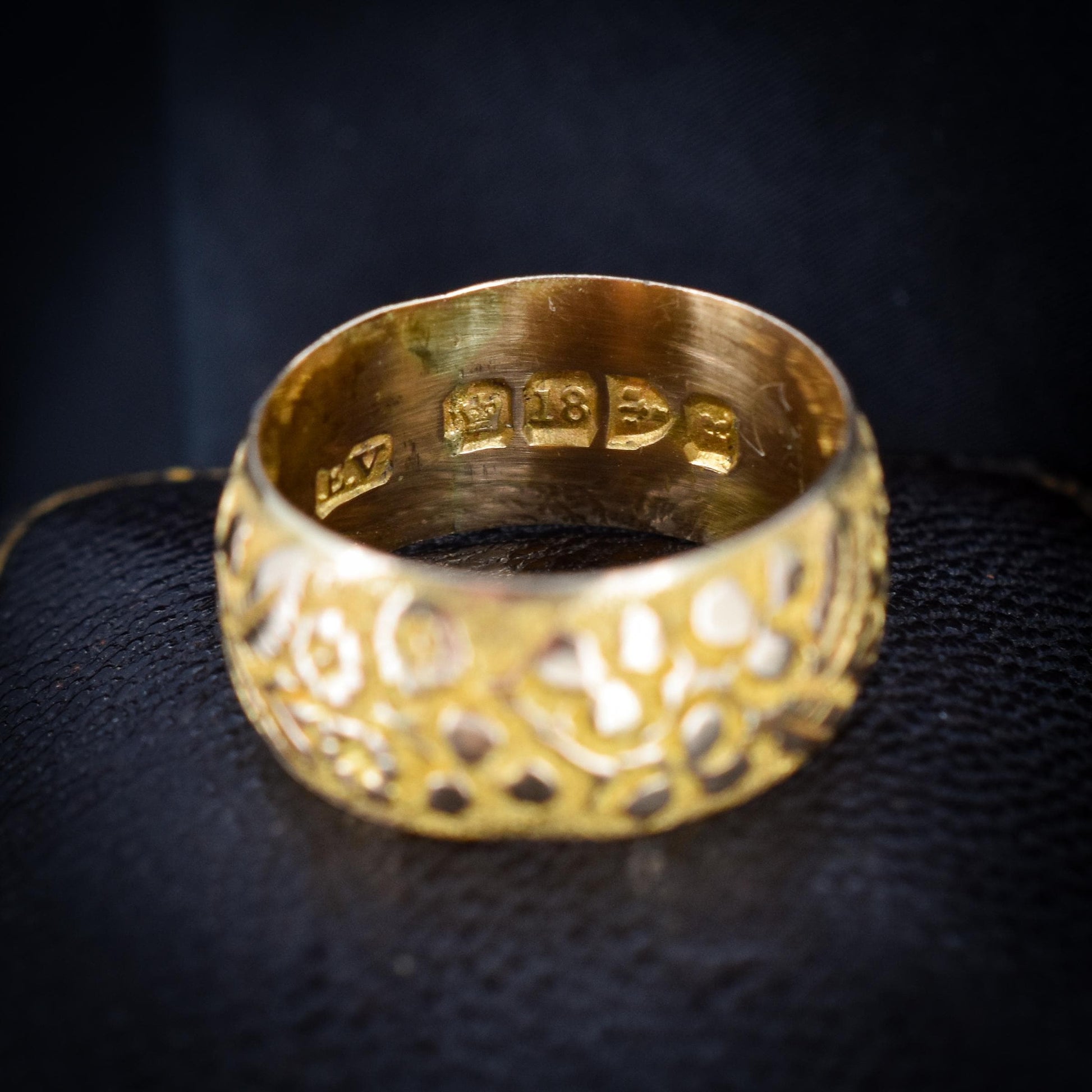 Antique Embossed Patterned Gold Wide Wedding Band Ring | Chester 1900