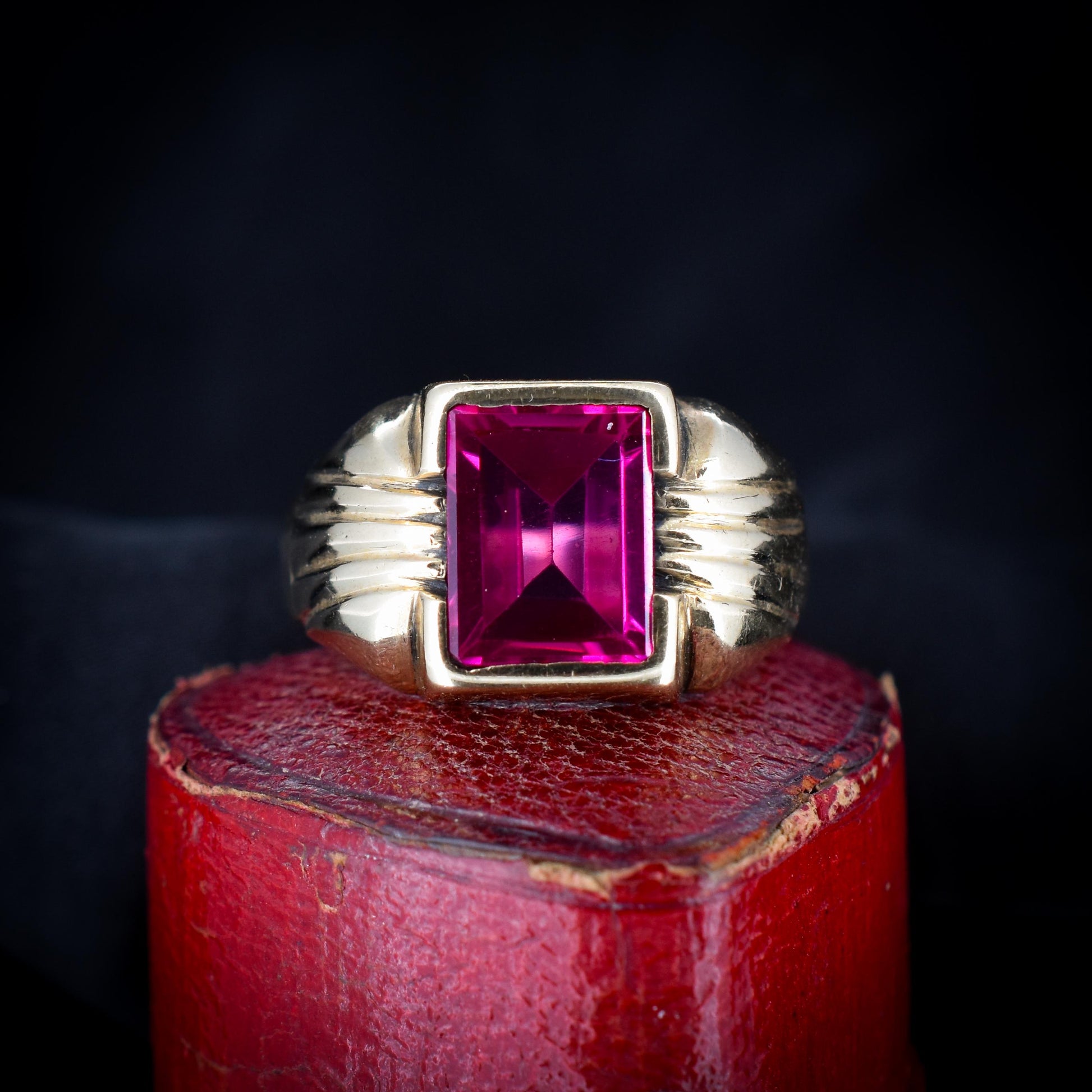 Art Deco Synthetic Ruby 10ct 10K Yellow Gold Signet Ring | c.1920