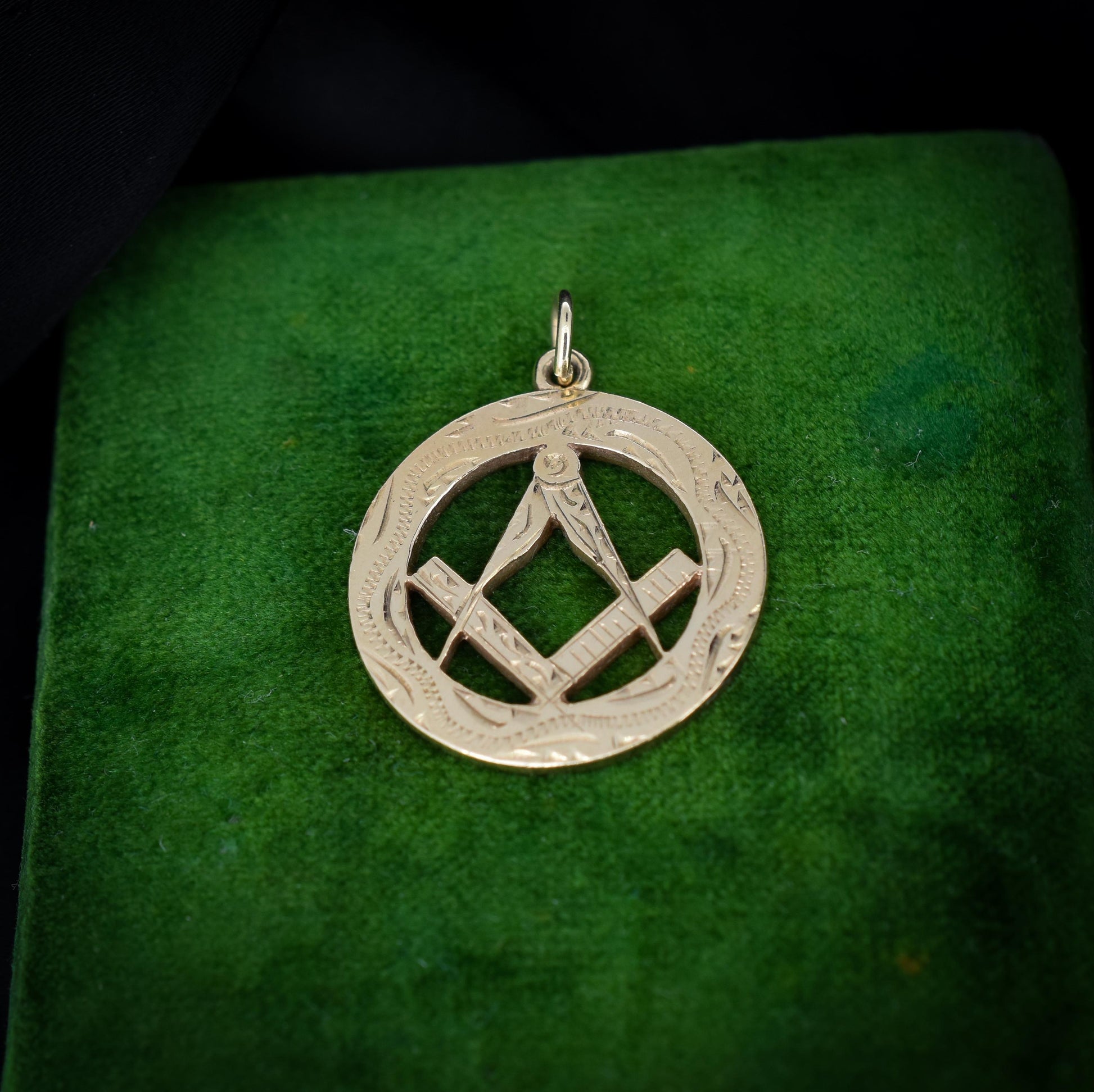 Vintage Masonic Compass 9ct 9K Gold Engraved Charm Pendant | Dated 1978