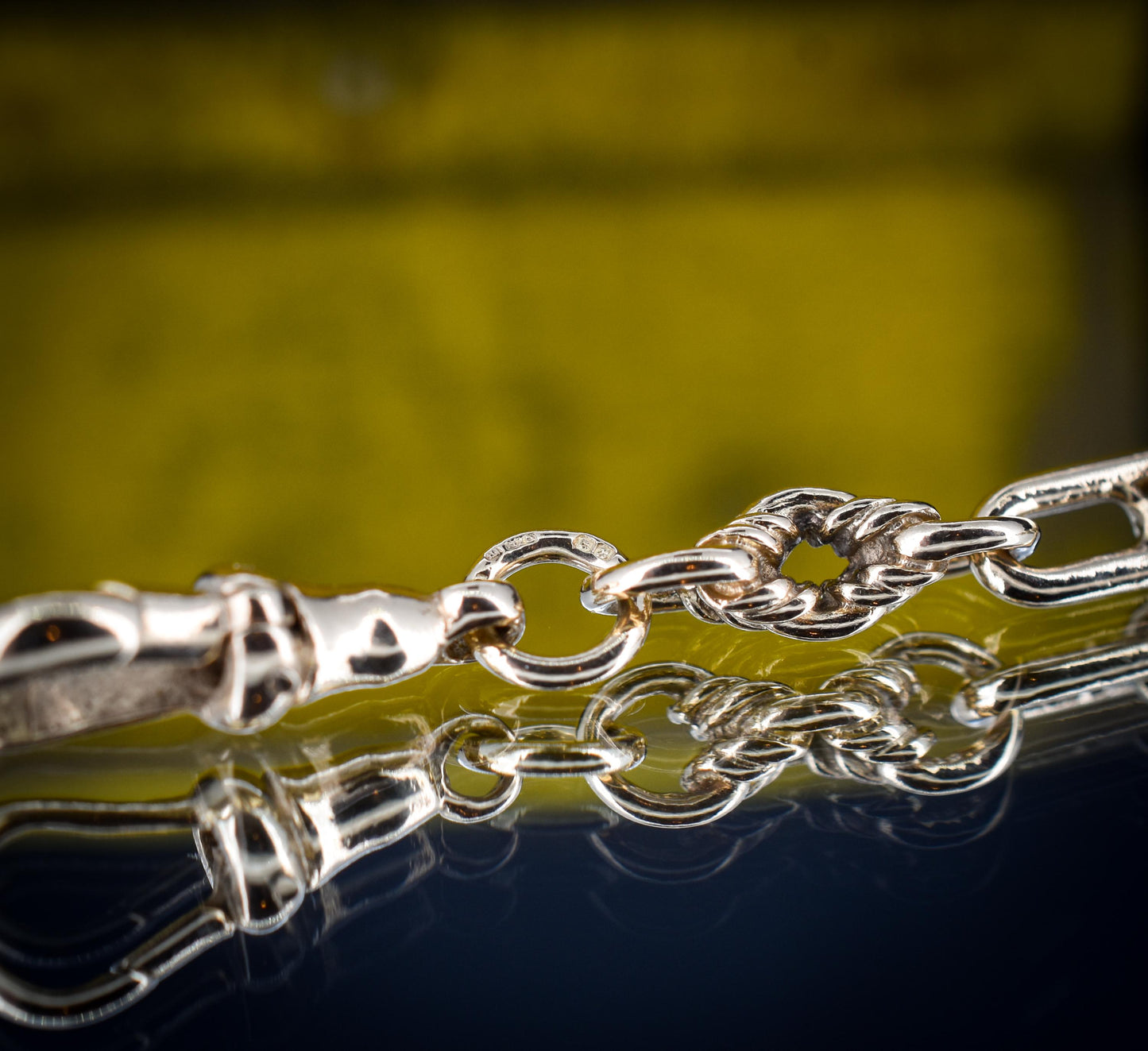 Vintage 9ct Yellow Gold Trombone Knot Link Bracelet with Dog Clip | 7.75"