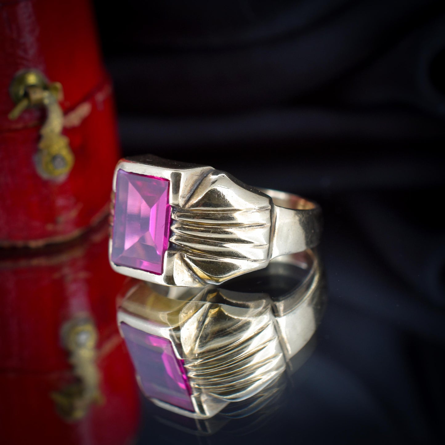 Art Deco Synthetic Ruby 10ct 10K Yellow Gold Signet Ring | c.1920