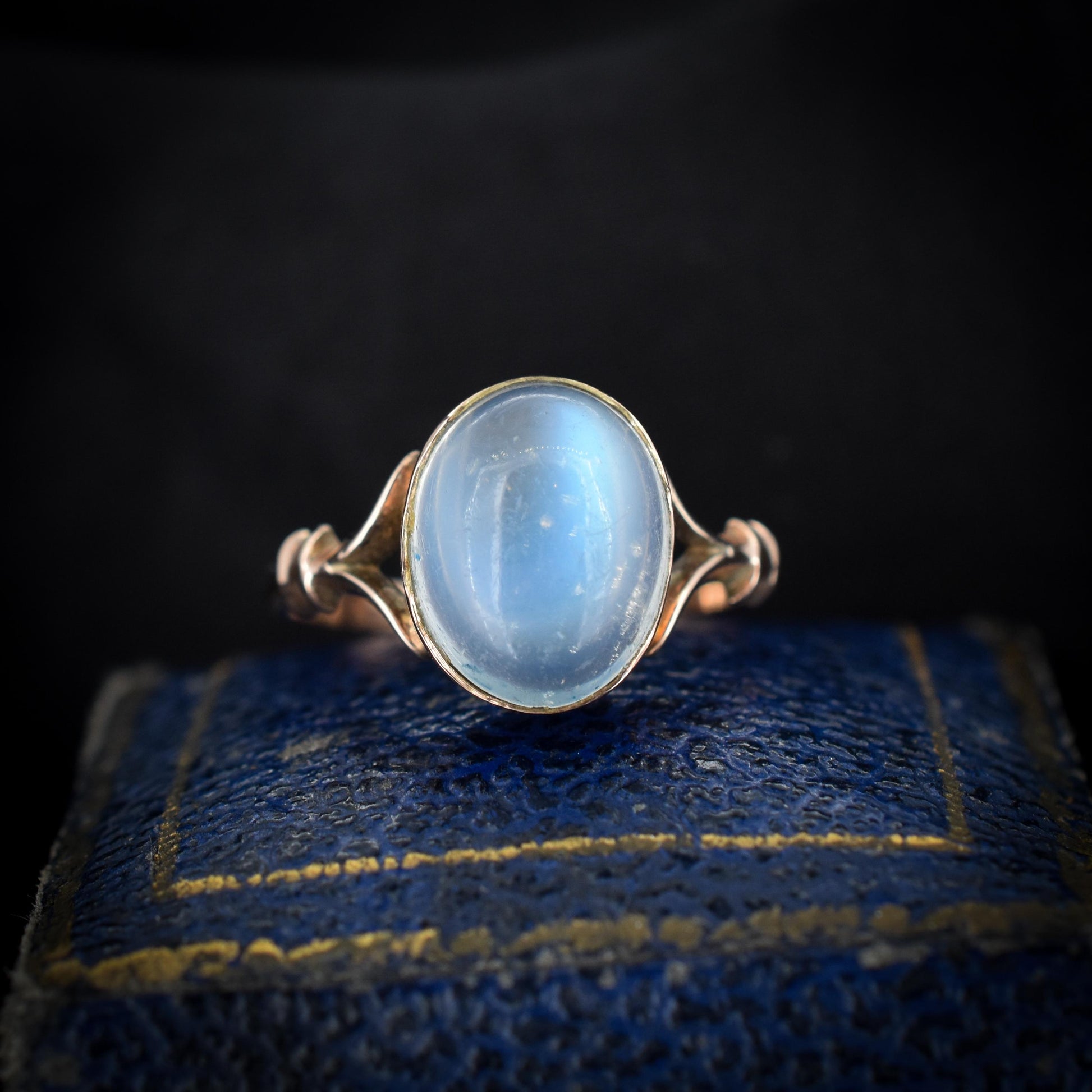 Antique Cabochon Moonstone Oval Solitaire 9ct Gold Ring