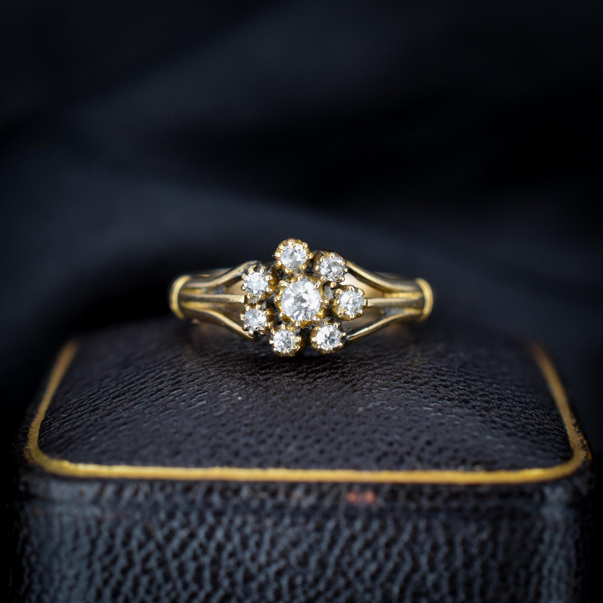 Antique Victorian Old Cut Diamond Cluster Daisy 18ct Yellow Gold Ring