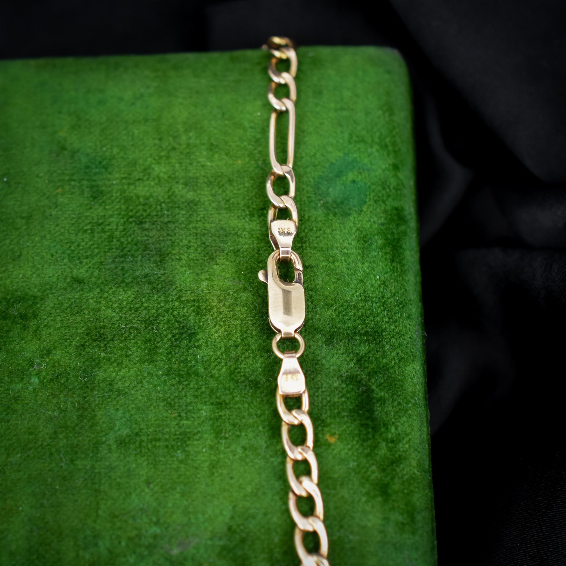 Vintage 9ct Yellow Gold Figaro 18″ Long Chain Necklace