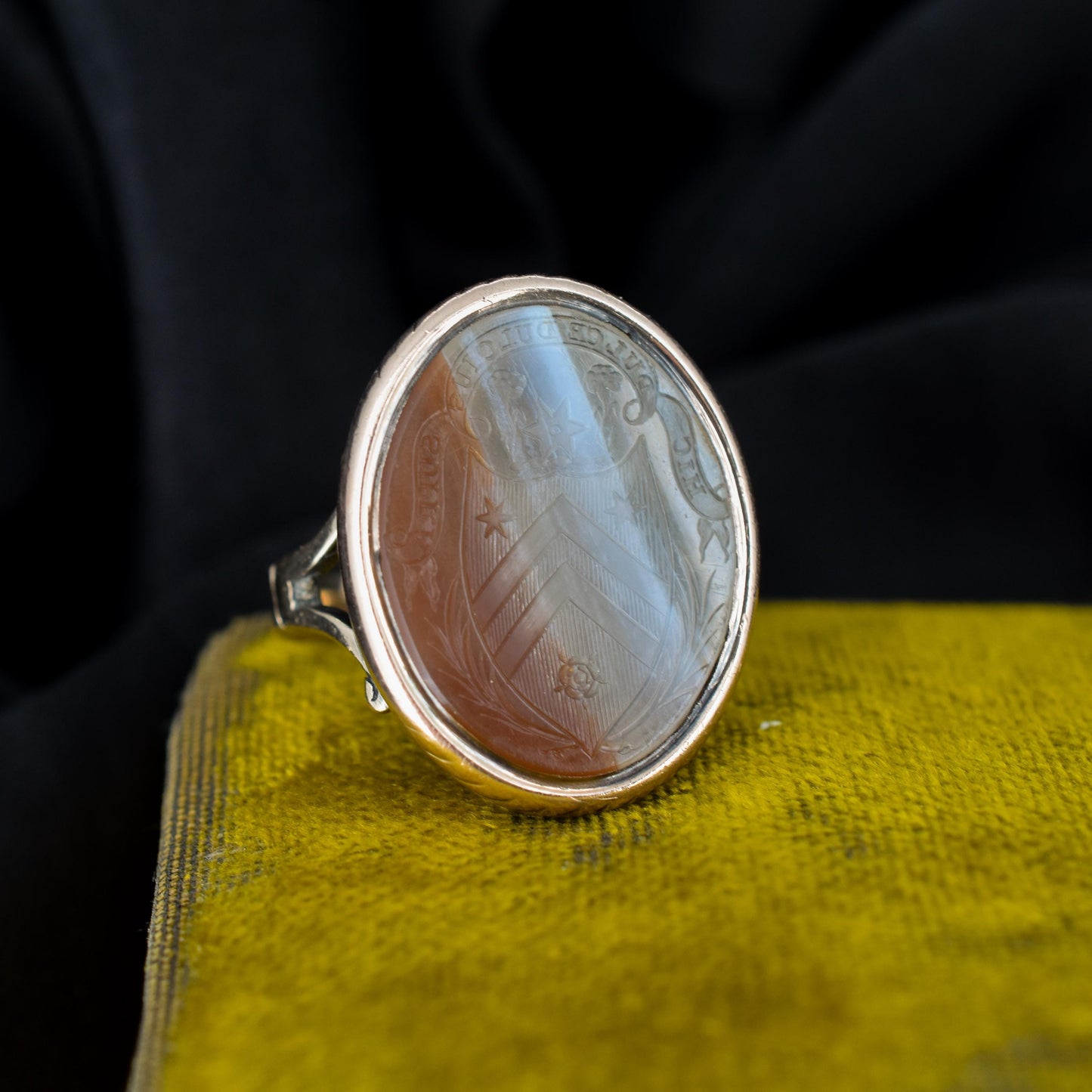 Antique Agate Shield Crest Intaglio 9ct Gold Signet Ring