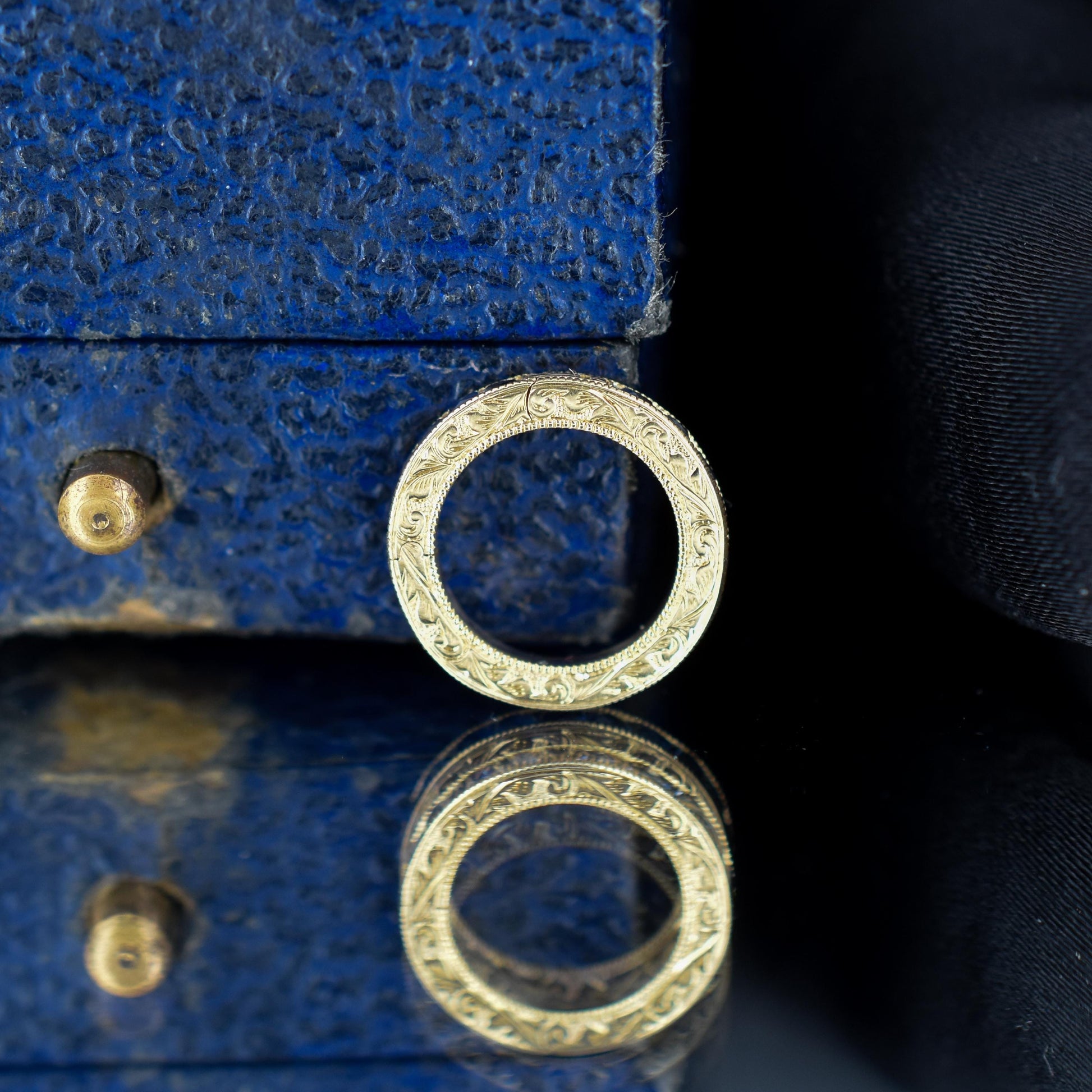 Sapphire 18ct Yellow Gold Engraved Connector Bail Charm