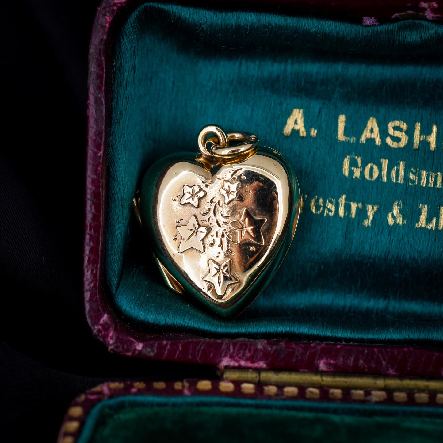 Antique 9ct Gold Ivy Heart Locket Pendant | Birmingham 1903