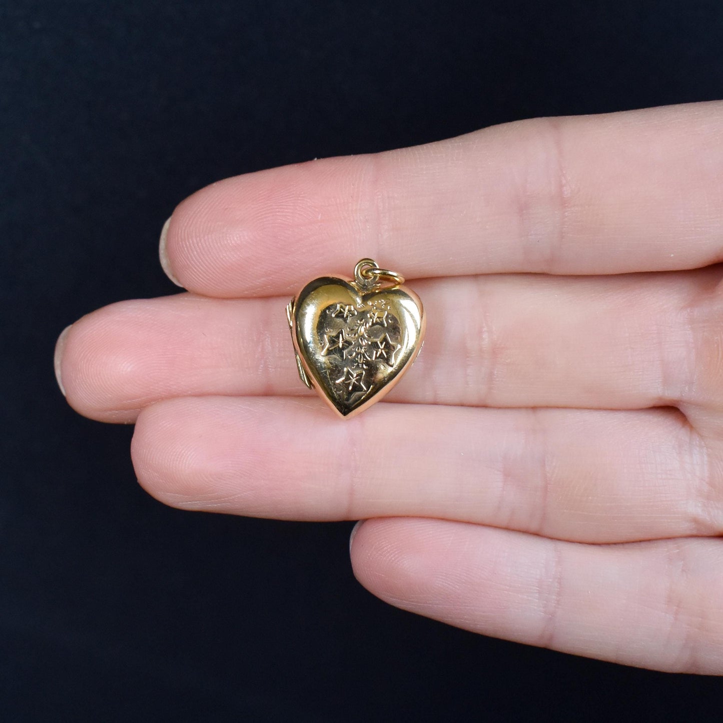 Antique 9ct Gold Ivy Heart Locket Pendant | Birmingham 1903