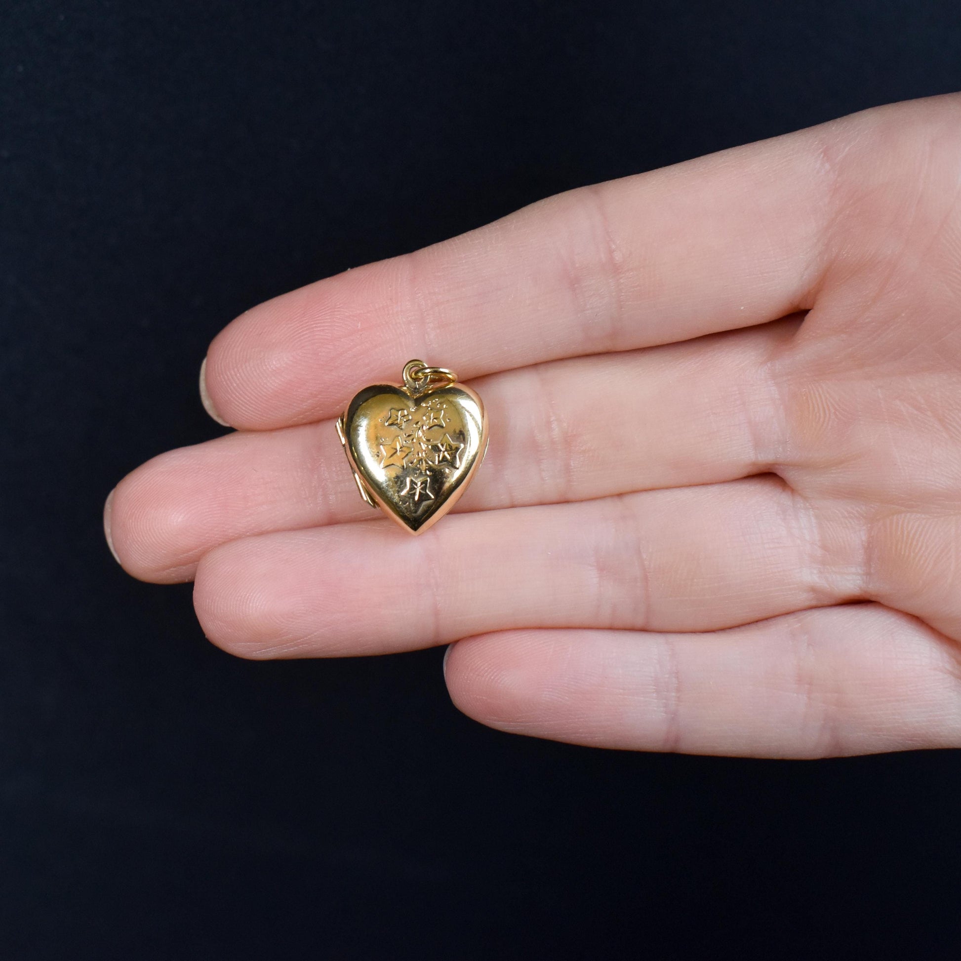 Antique 9ct Gold Ivy Heart Locket Pendant | Birmingham 1903