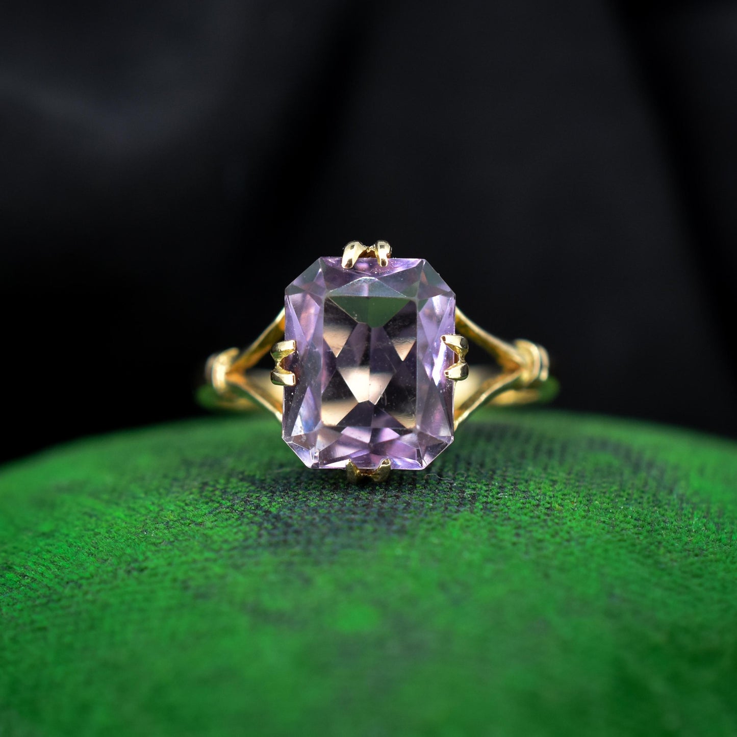 Vintage Scissor Cut Amethyst Solitaire 9ct Yellow Gold Ring