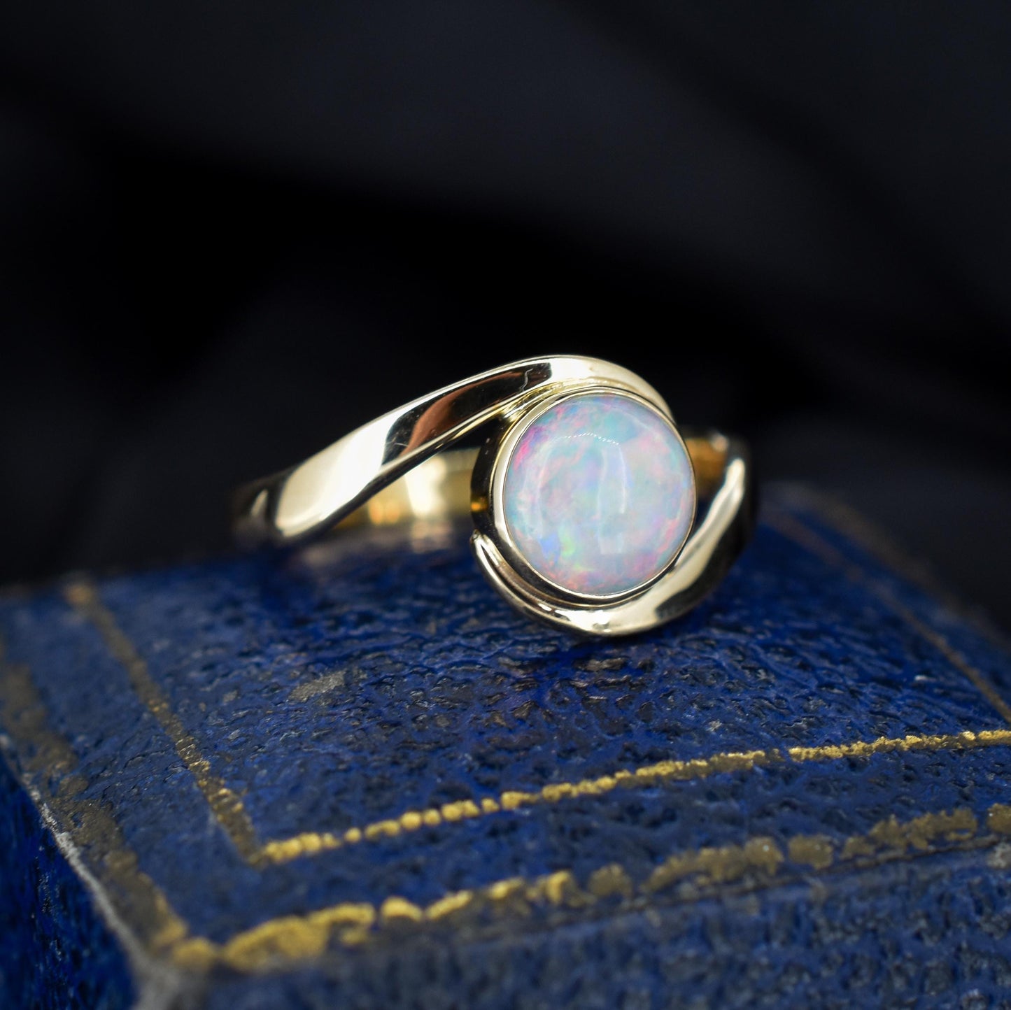 Vintage Natural Opal Round Bezel Twist Solitaire 9ct Gold Ring | Dated 1987