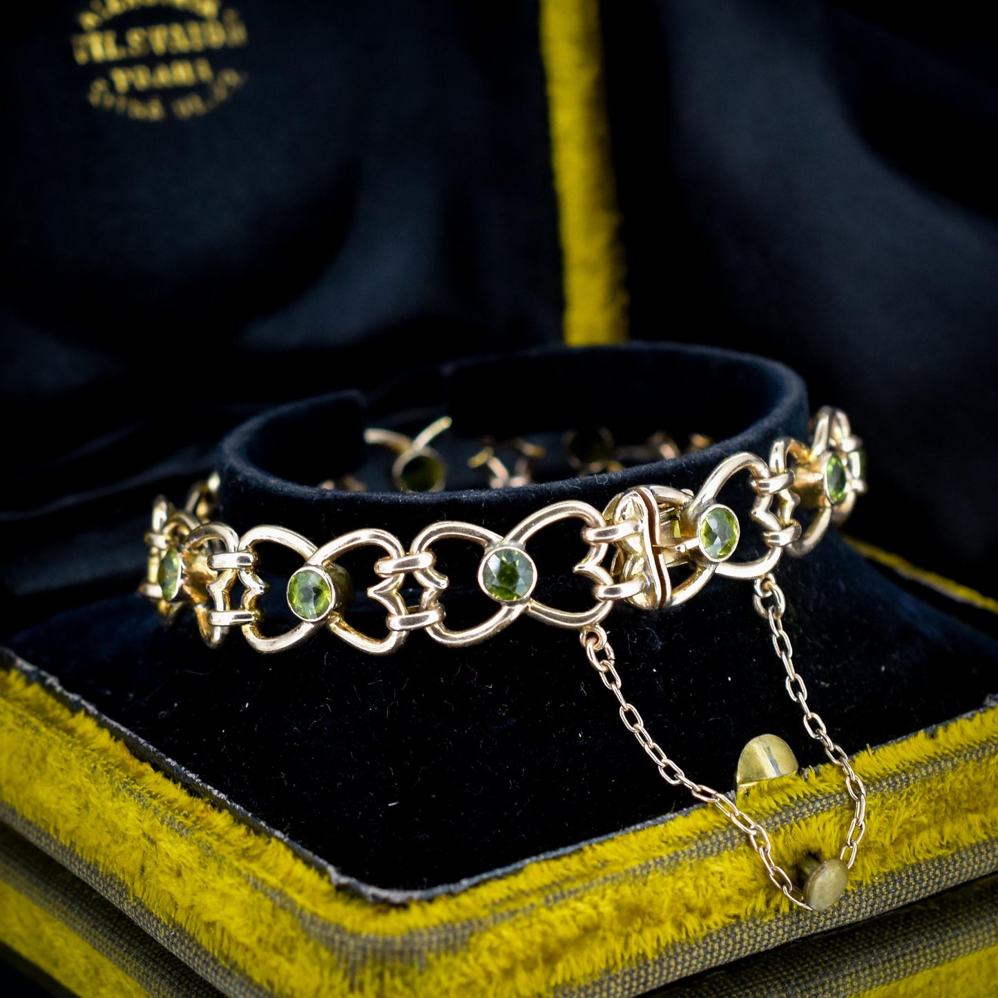 Antique Fancy Link Peridot 9ct Gold Bracelet | 7"