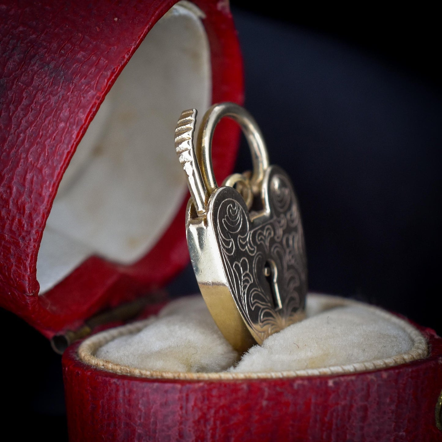 Vintage 9ct Yellow Gold Engraved Opening Heart Padlock Charm Pendant