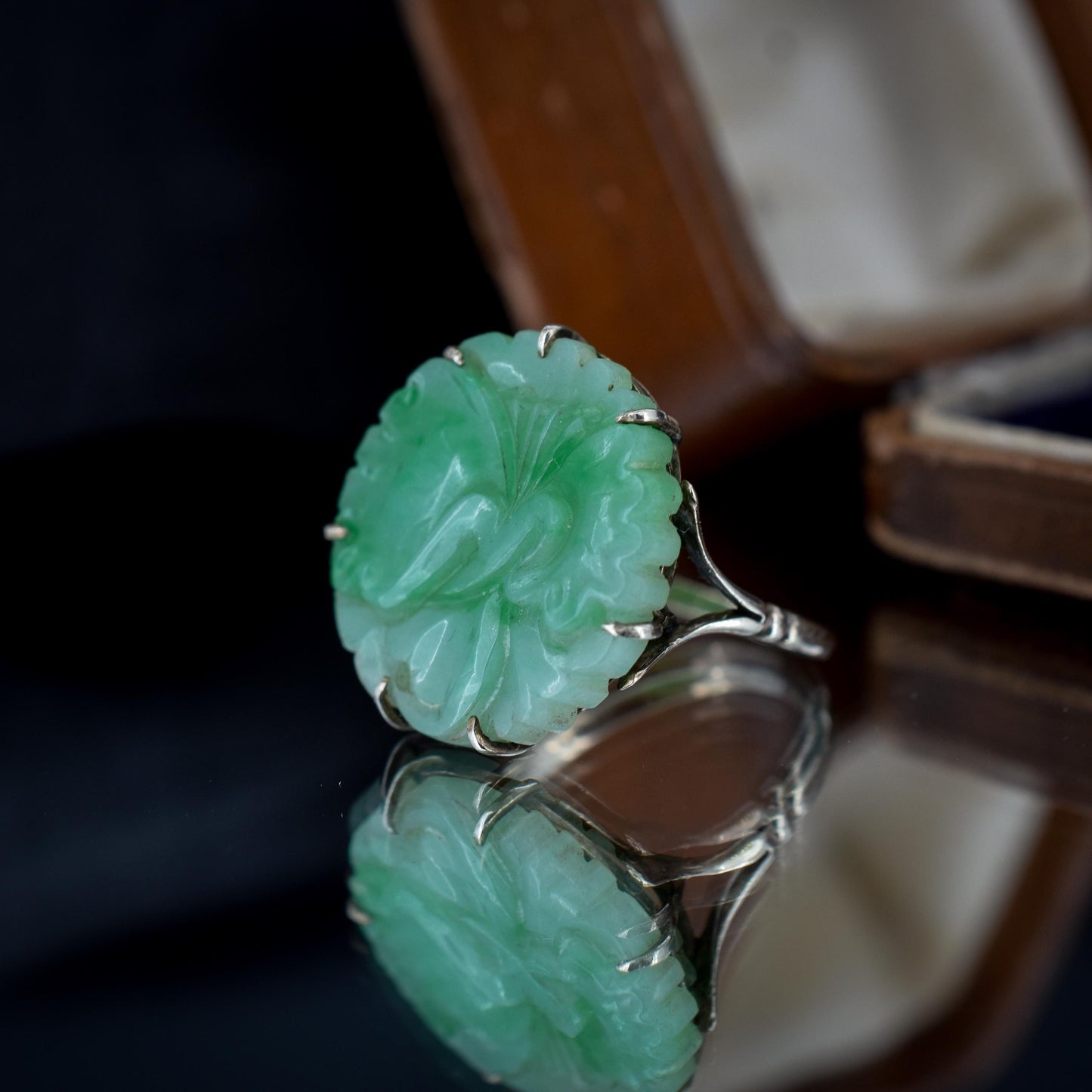 Art Deco Round Carved Jade 9ct White Gold Ring