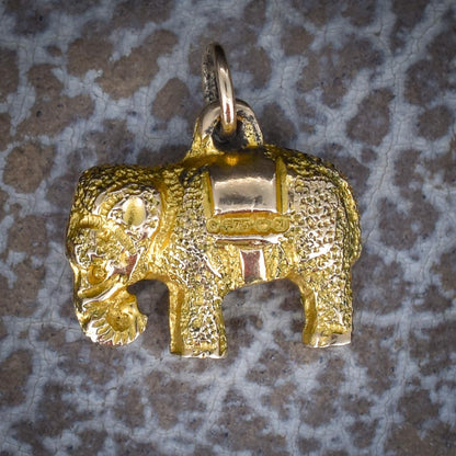 Vintage 9ct Yellow Gold Solid Elephant Animal Charm Pendant | Dated 1947