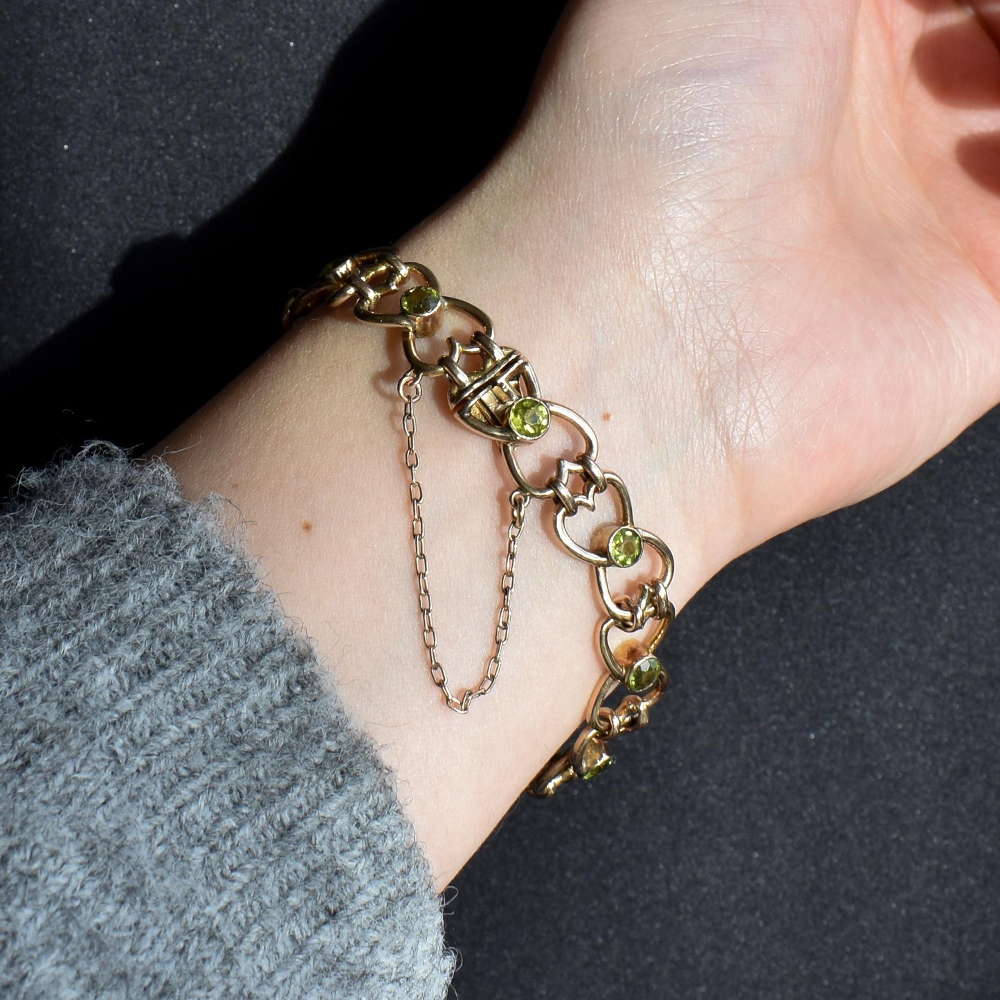 Antique Fancy Link Peridot 9ct Gold Bracelet | 7"