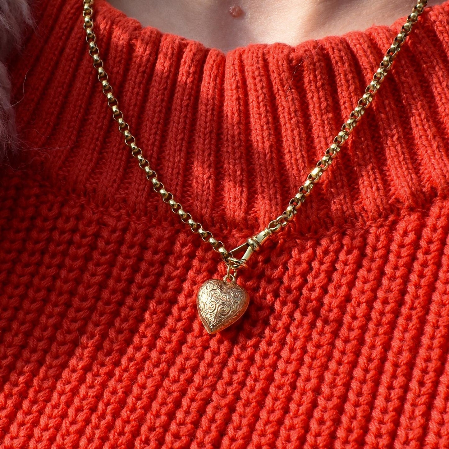 Vintage 9ct Gold Engraved Puffy Heart Pendant | Dated 1977