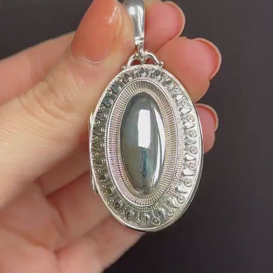 Antique Sterling Silver Oval Patterned Photo Locket Pendant | Birmingham 1883