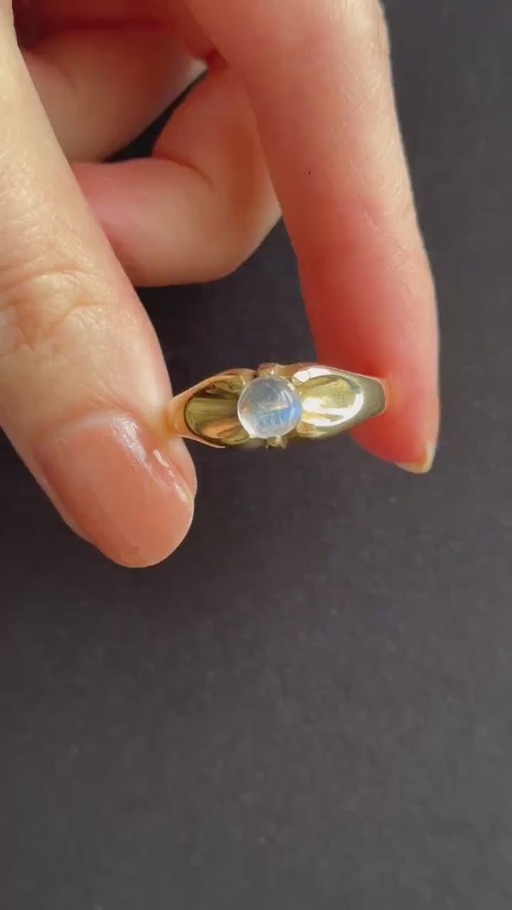 Antique Moonstone Belcher Solitaire Yellow Gold Ring