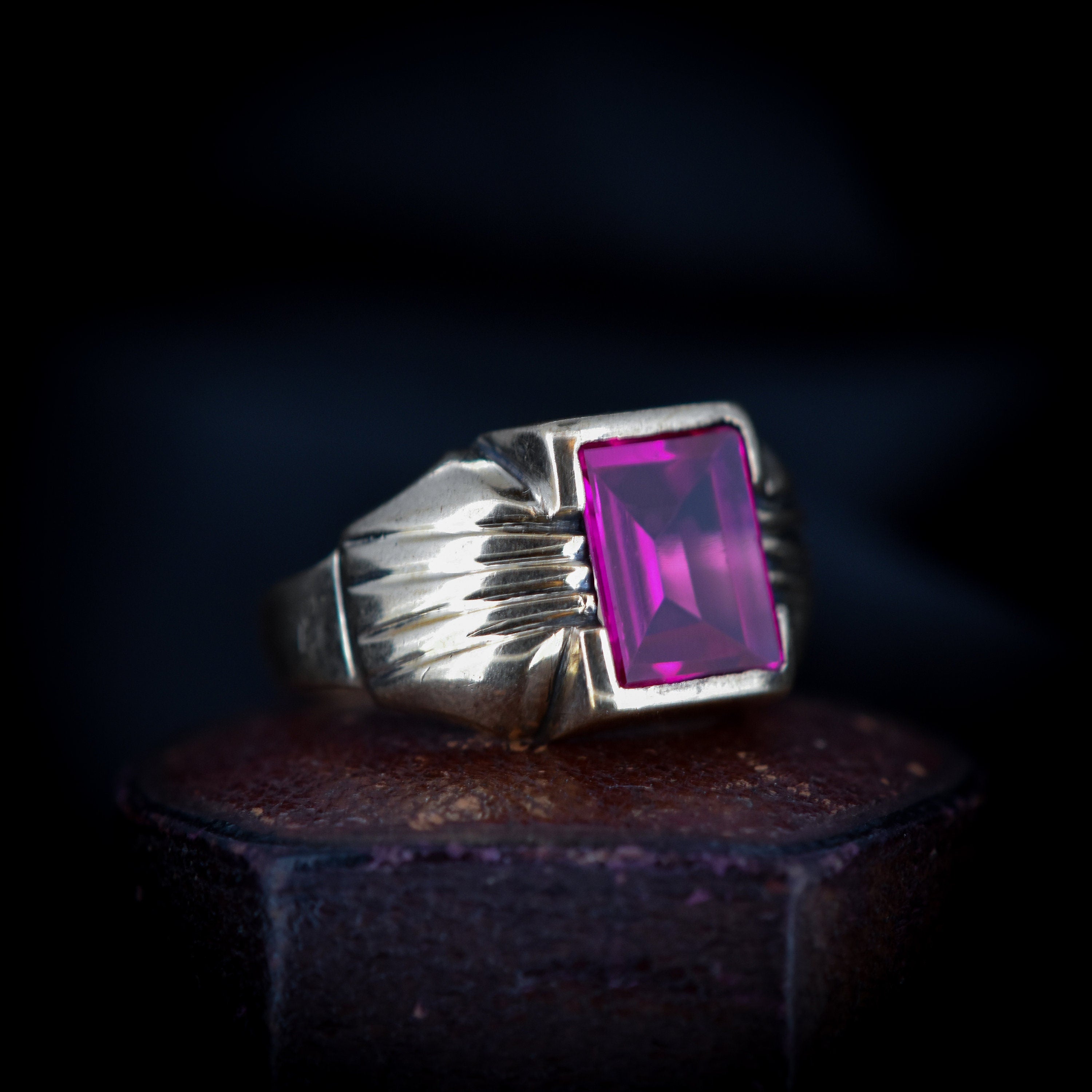 Art Deco Synthetic Ruby 10ct 10K Yellow Gold Signet Ring | c.1920