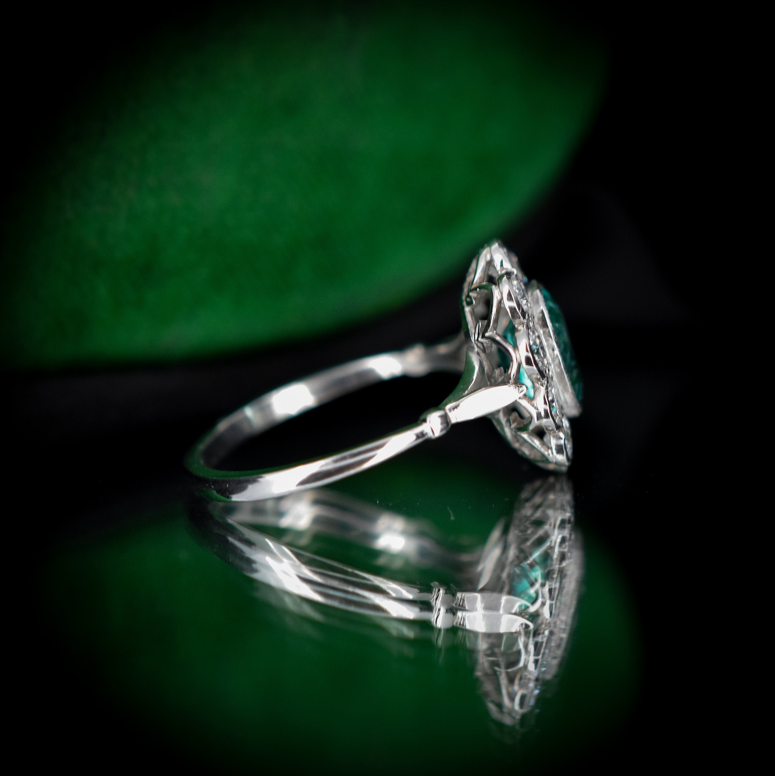 Emerald on sale platinum ring