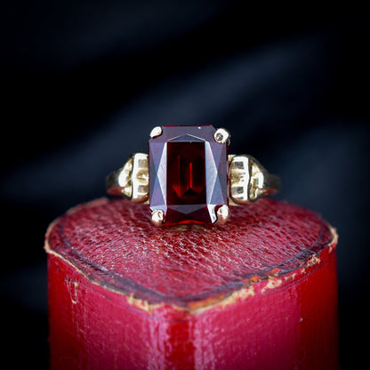 Vintage Synthetic Ruby 10ct Yellow Gold Solitaire Ring