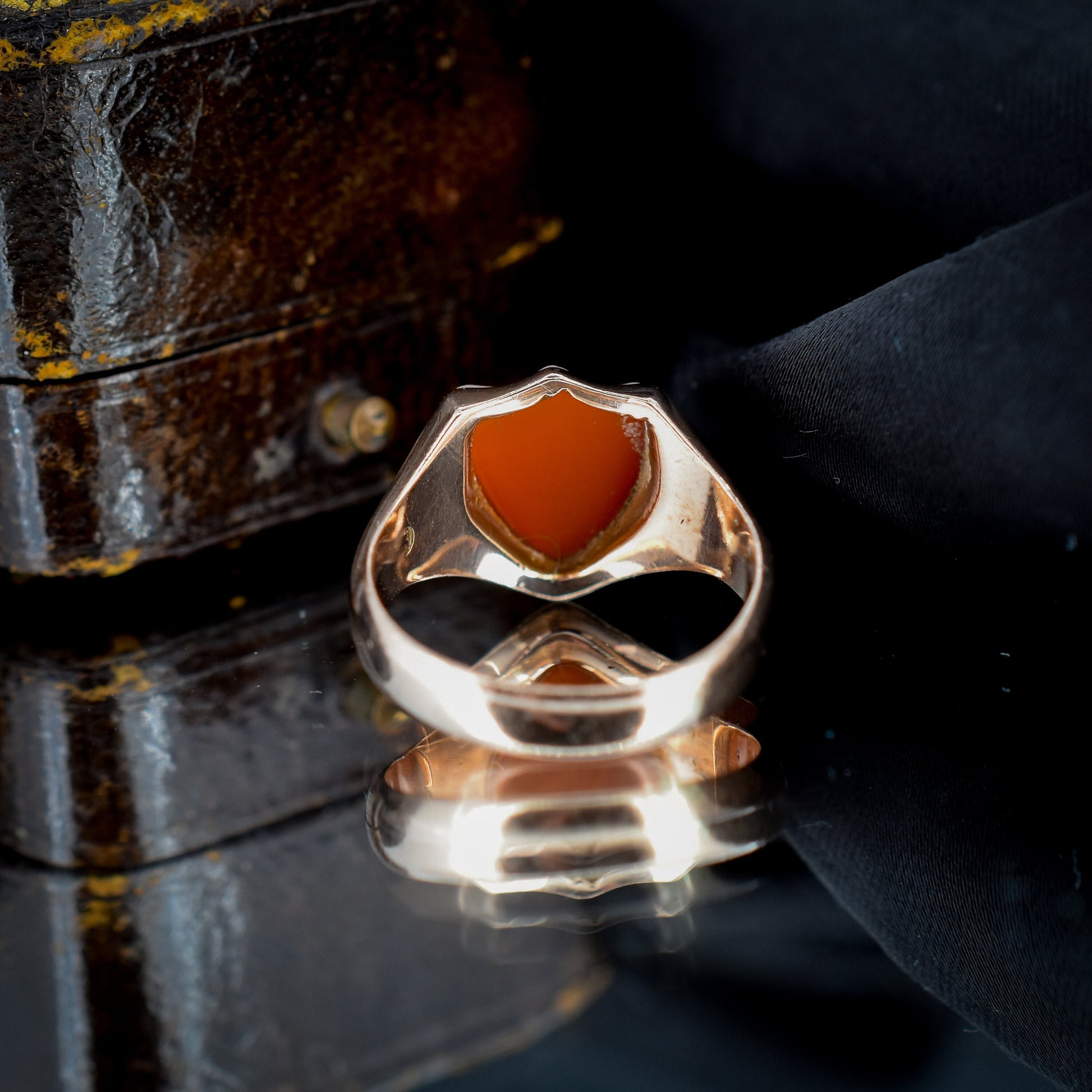 Antique Victorian Sardonyx Shield Plain Signet 9ct Yellow Gold Ring | Dated 1892