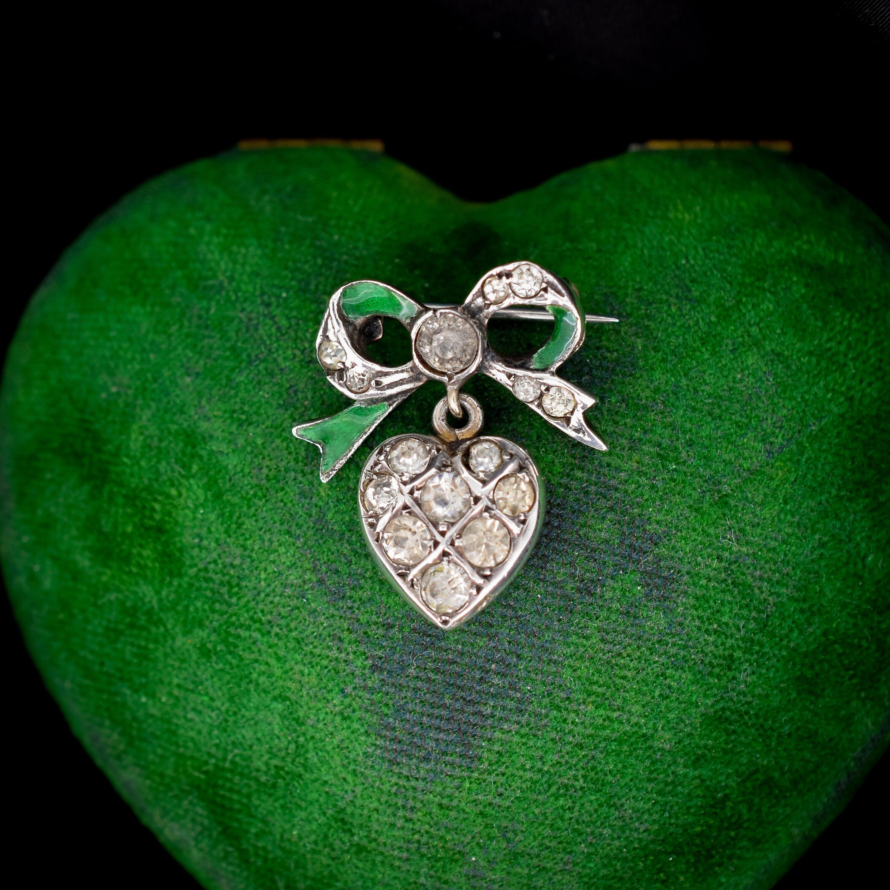 Silver heart brooch shop